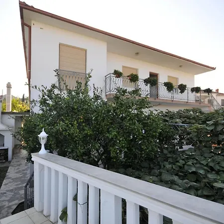 Apartments With A Parking Space Okrug Gornji, Ciovo - 11879 *