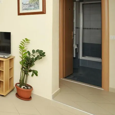 Apartments With A Parking Space Okrug Gornji, Ciovo - 11879 * Trogir