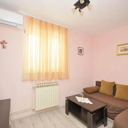 With A Parking Space Okrug Gornji, Ciovo - 11879 *