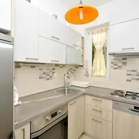 With A Parking Space Okrug Gornji, Ciovo - 11879 Трогір